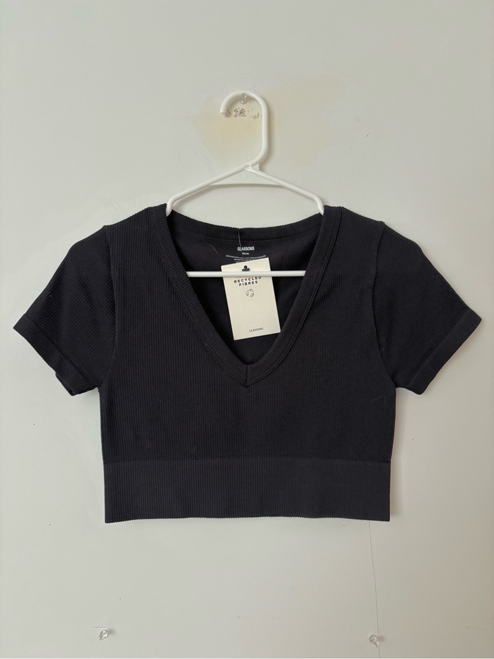 brand new! glassons stretchy ribbed cropped v neck workout short sleeve top 🖤